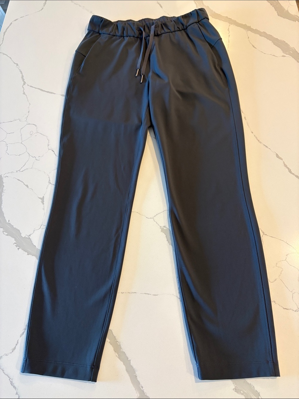 Lululemon On The Fly Pants 28” ~ 4 ~ Dark Shadow